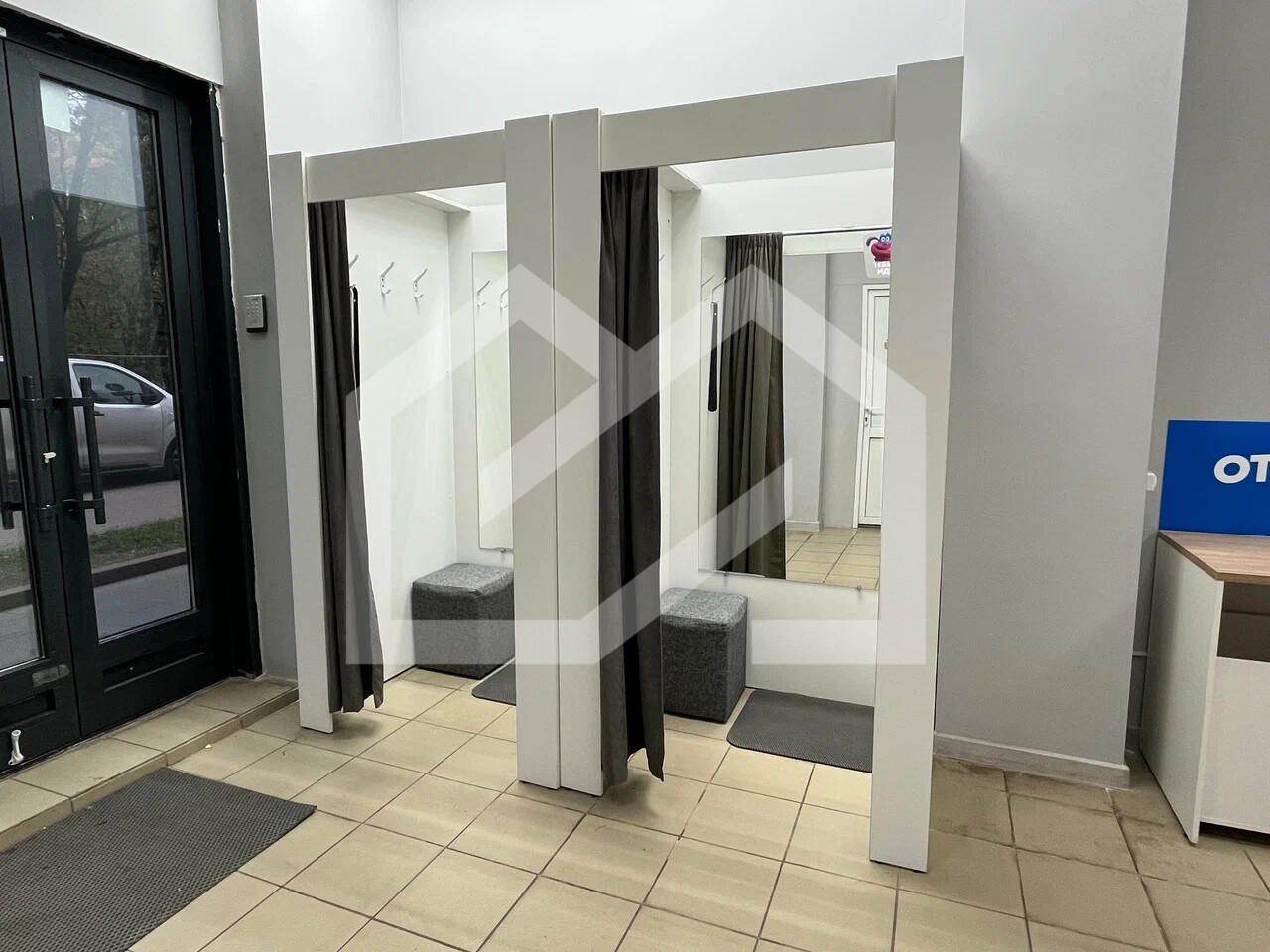 XXXL - 2025-12-04T113152.121.webp