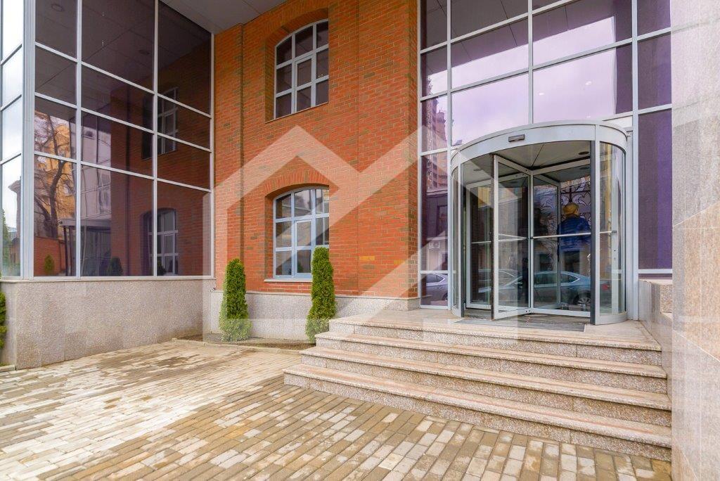 вход в БЦ.jpg