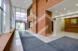 Вход БЦ с ресепшн.jpg