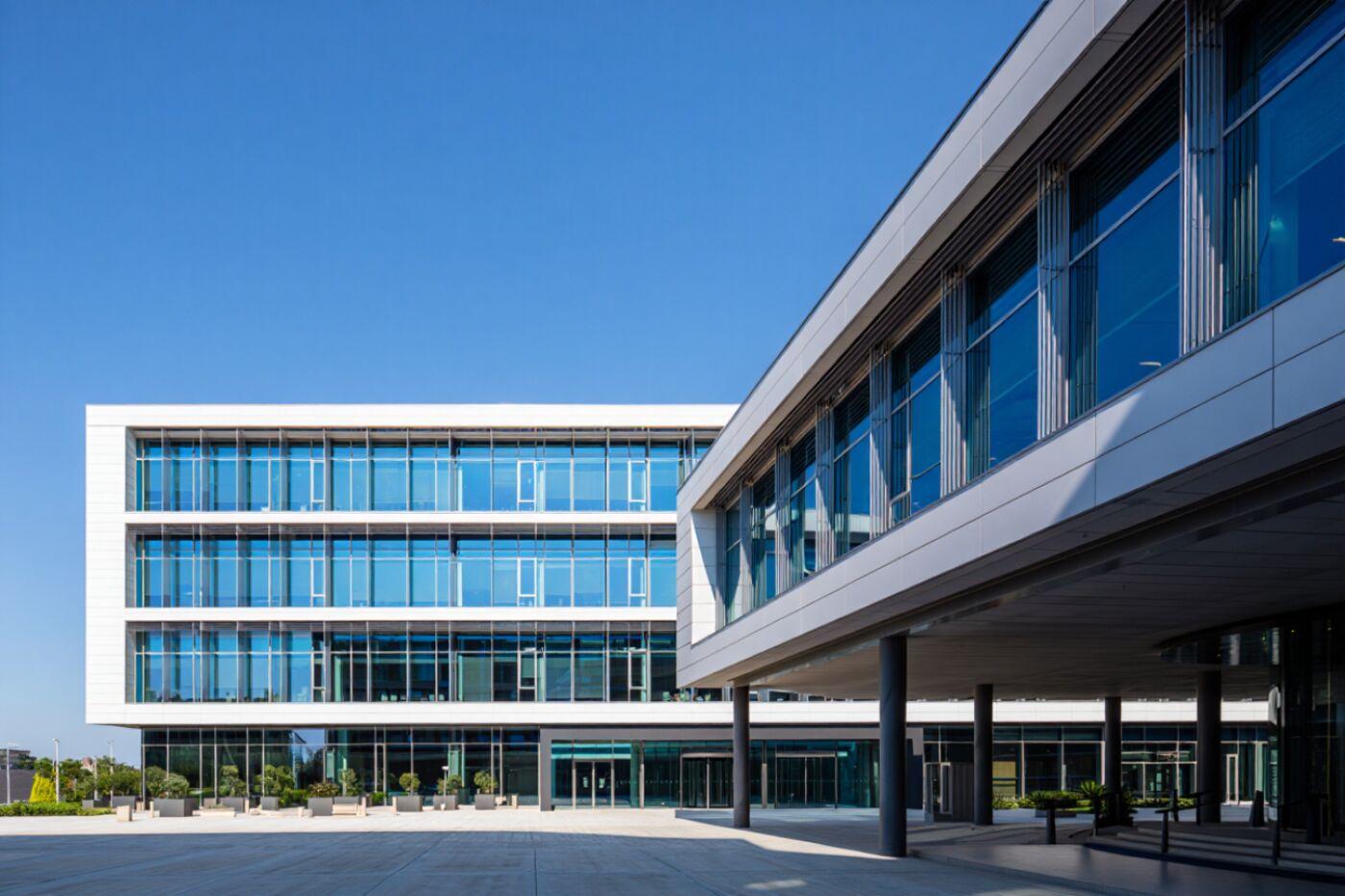 Аренда офиса в бизнес-центре: плюсы и минусы