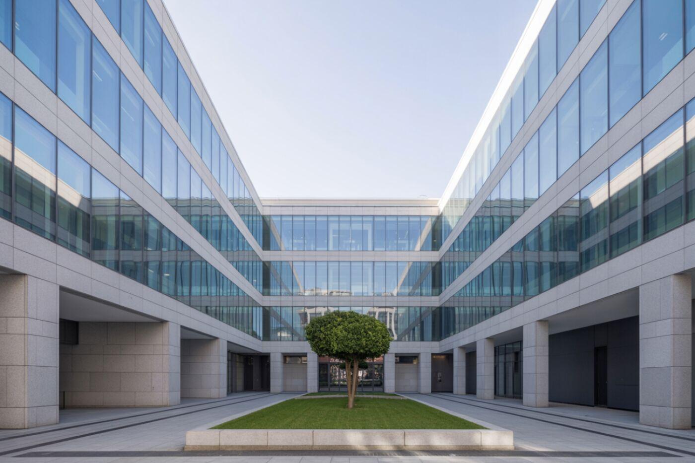 Что относится к коммерческой недвижимости: виды объектов и их особенности?